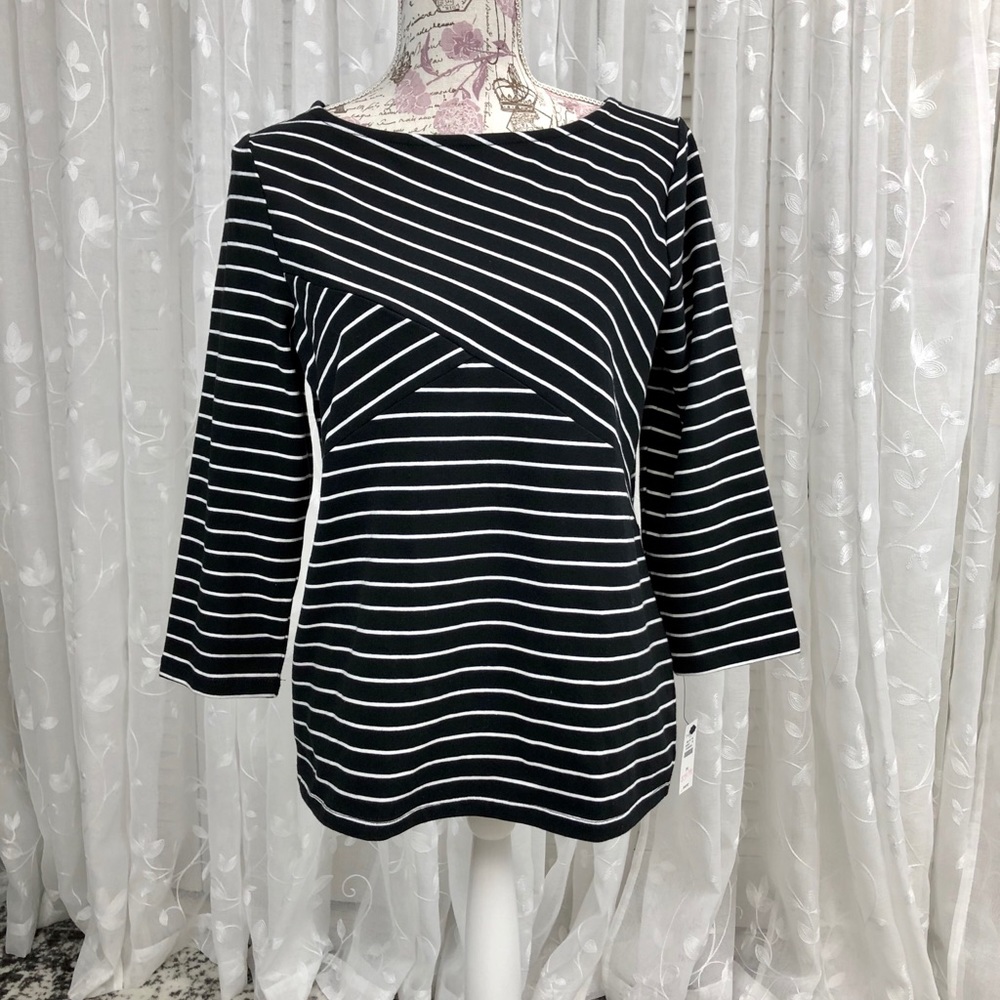 NWT - Talbot Chic comfy soft top essential